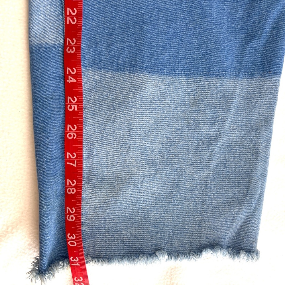 Forever 21 Light Blue Two-Tone 90’s Button Fly Straight Leg Mid Weight Jeans 14 - Picture 16 of 16